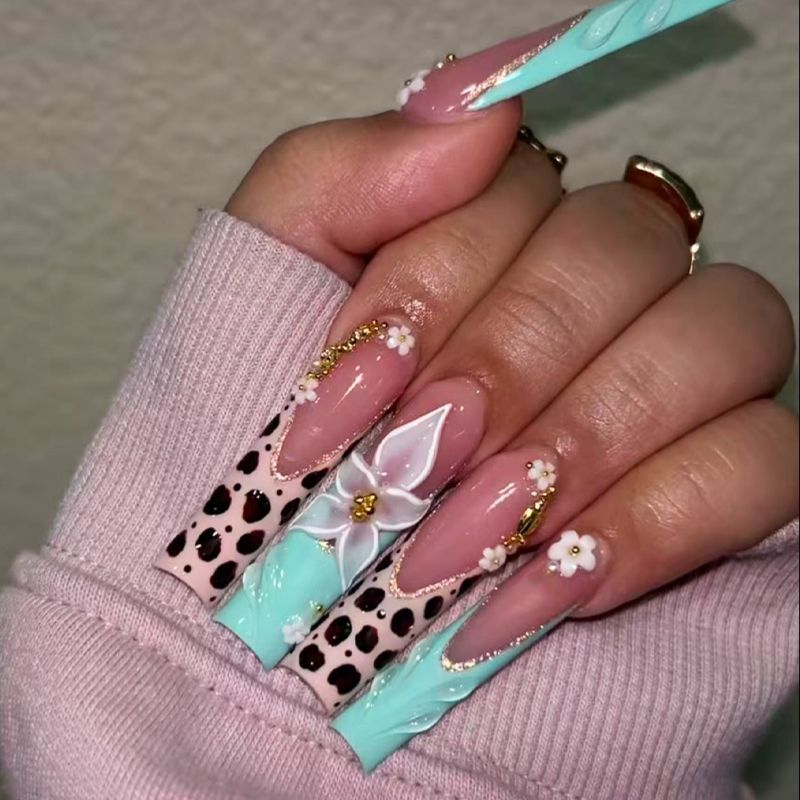 Artisan Decorative Nail Tips Bowlift