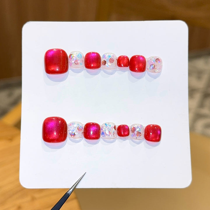 Artificial nails with sparkling accents and glittering design Bowlift