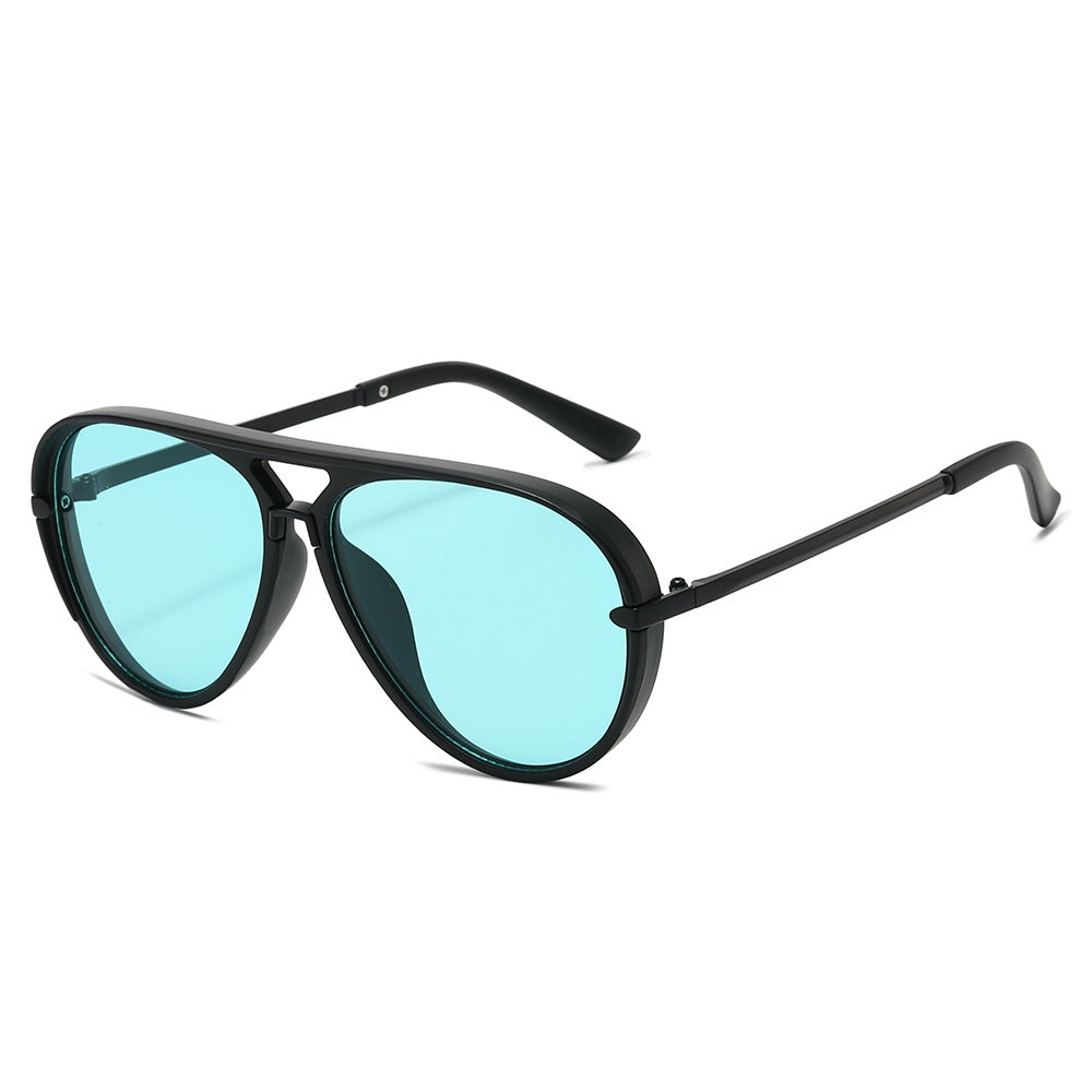 Elegant Aviator Sunglasses with Gold Accents Bowlift