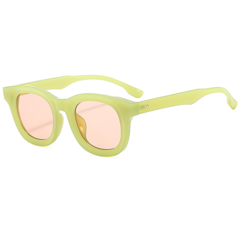 Women's Round Sunglasses with Stylish, Wide Plastic Frame Bowlift