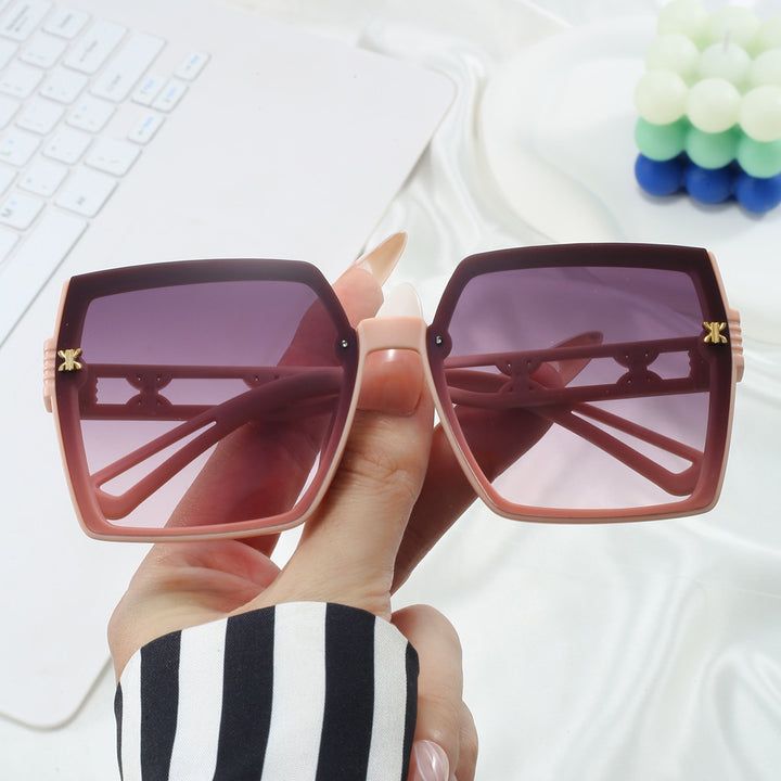 Ladies stylish oversized sunglasses Bowlift