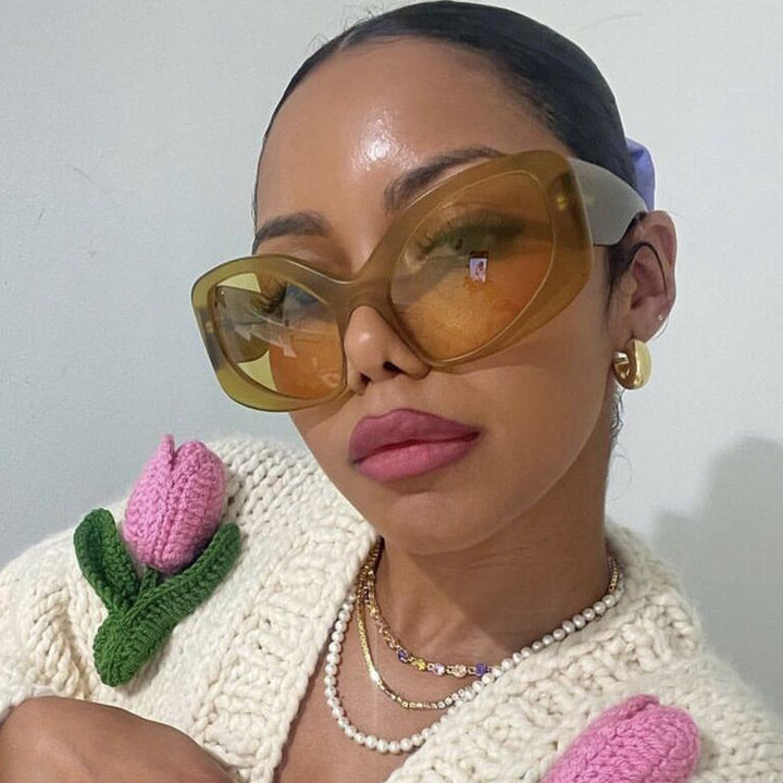 Women elegant oversized sunglasses with striking design Bowlift
