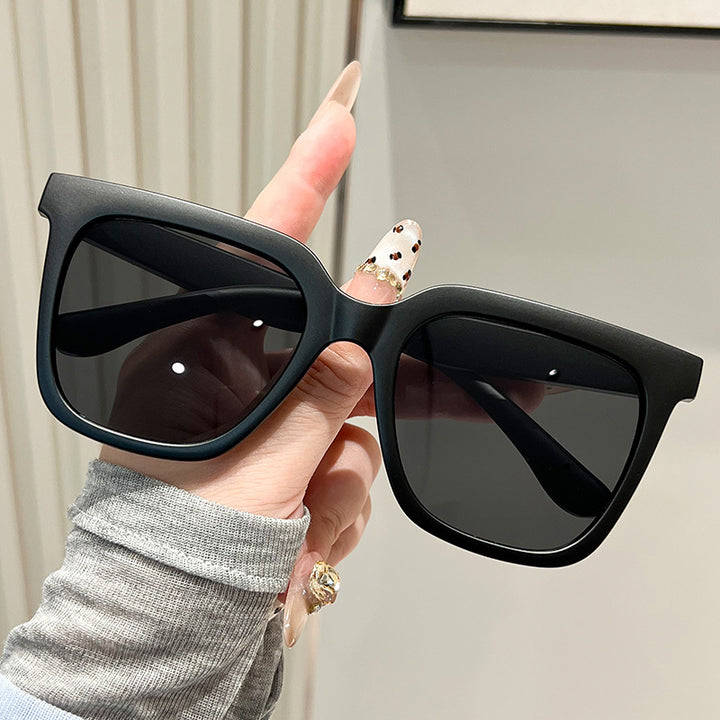 Women's oversized sunglasses with matte frame Bowlift