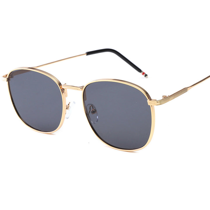Ladies stylish oversized sunglasses with glamorous metal frame Bowlift