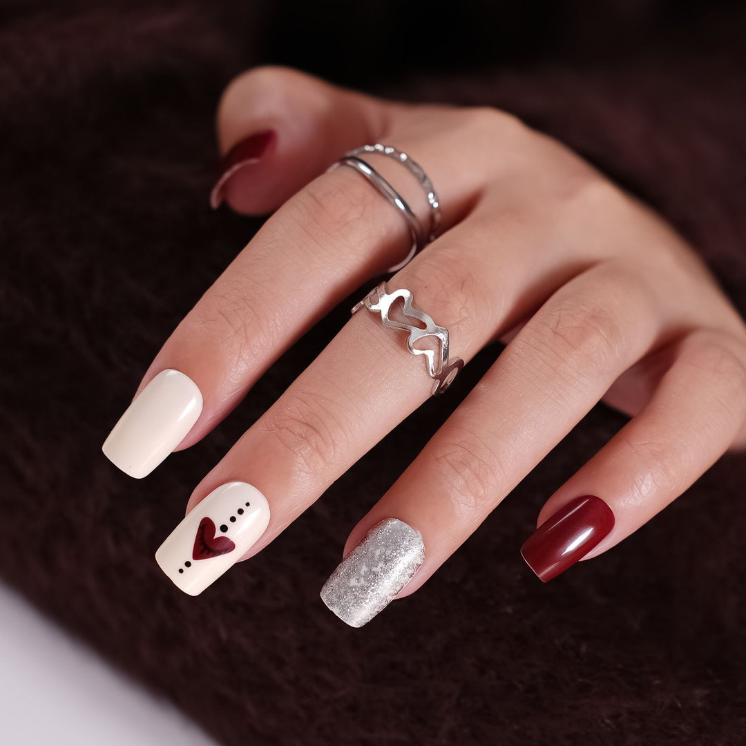 Stylish Press-On Nail Set with Shimmering Finish Bowlift