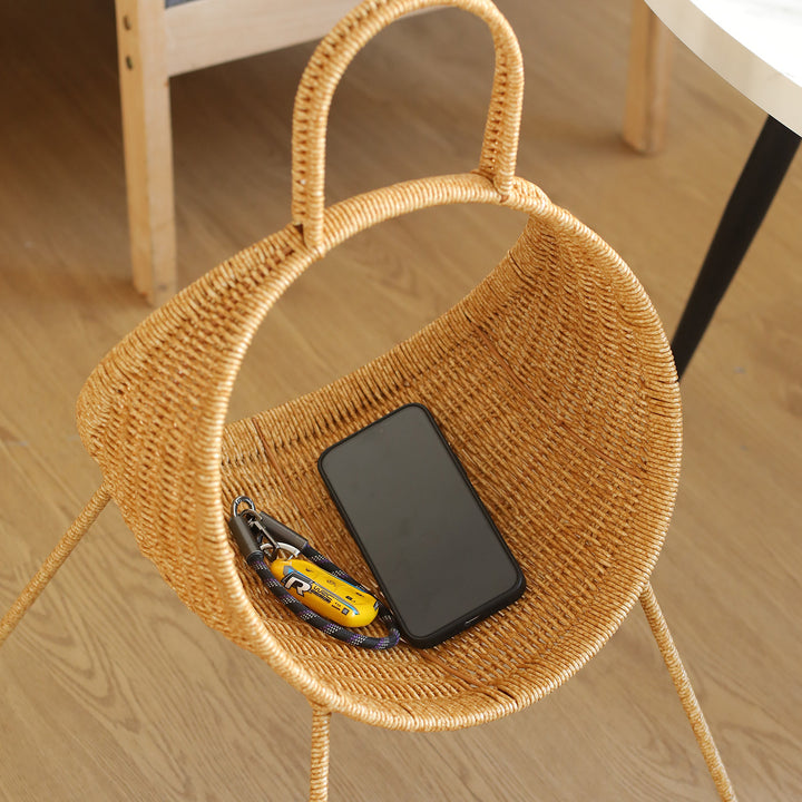 Unisex design basket with curved shape and ergonomic carry handle Bowlift