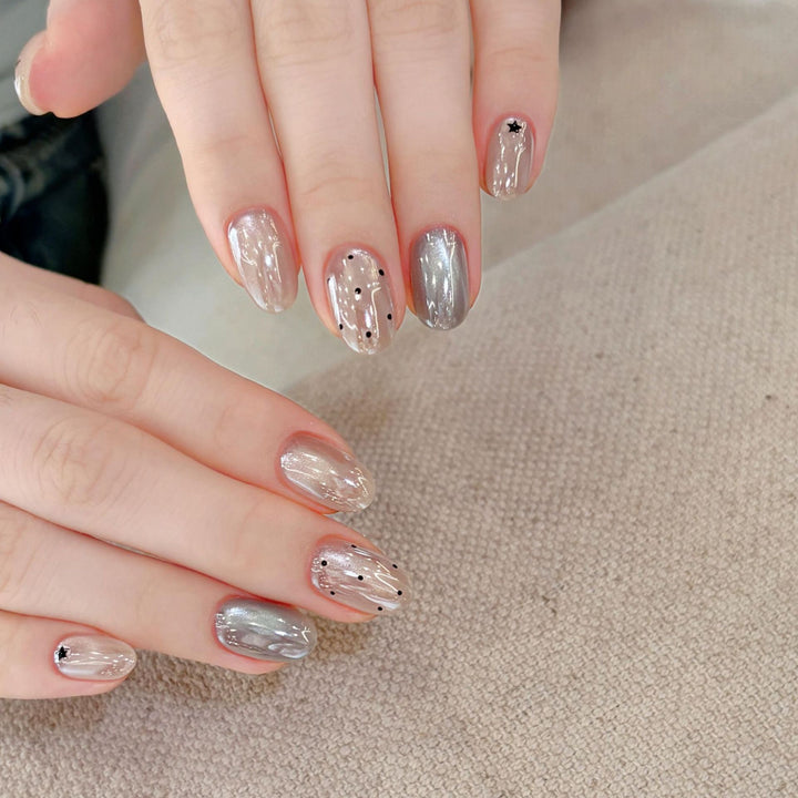 Artificial nails with creative star designs Bowlift