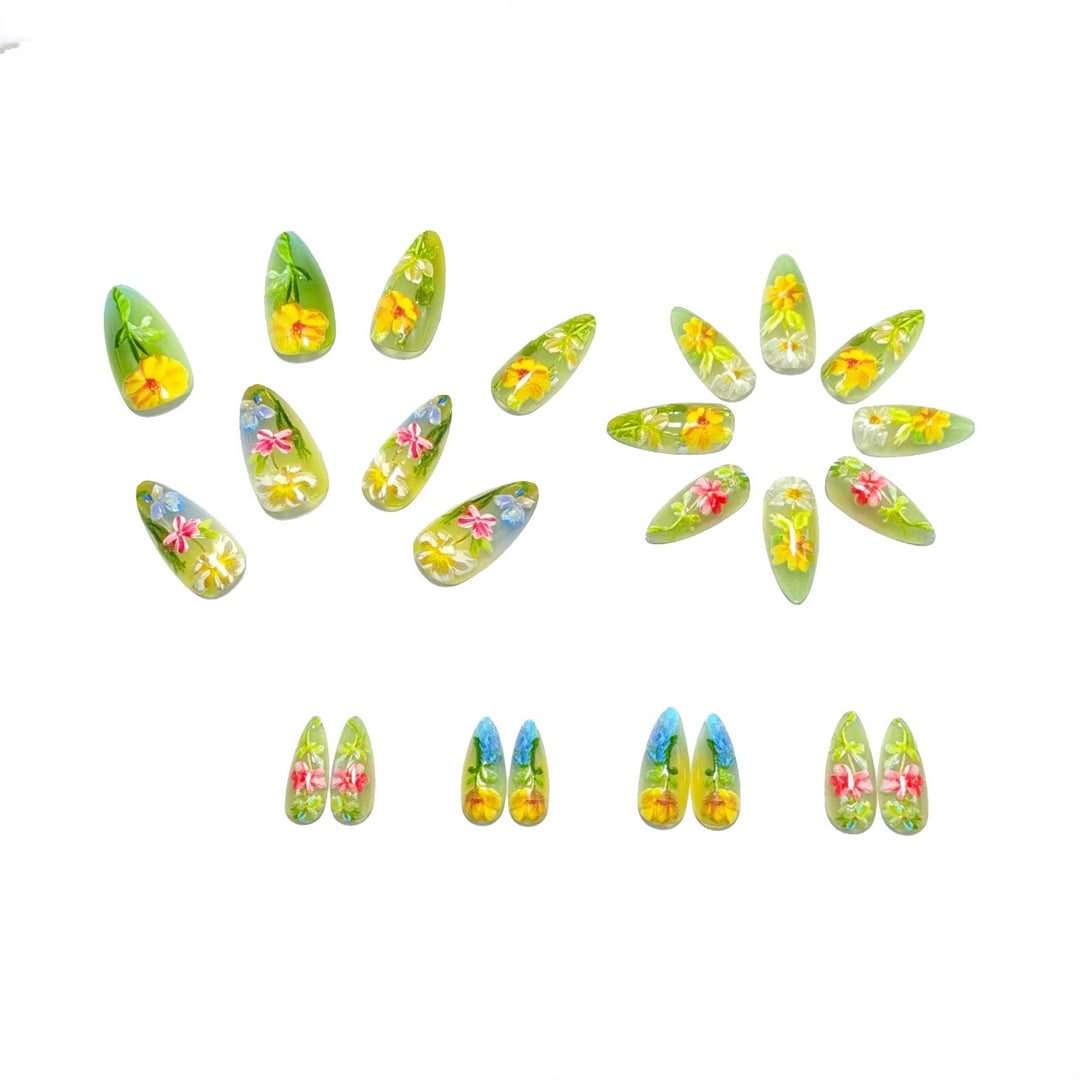 Artificial nail with cheerful floral design Bowlift