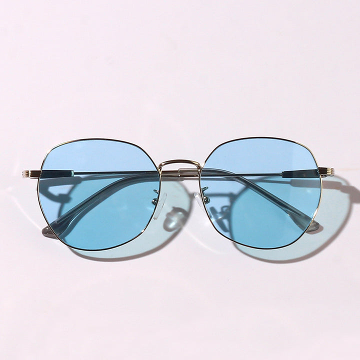 Women's striking geometric sunglasses with UV protection Bowlift