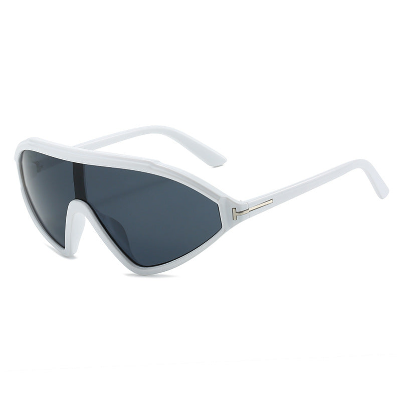 Women sporty sunglasses with ergonomic full rim design Bowlift