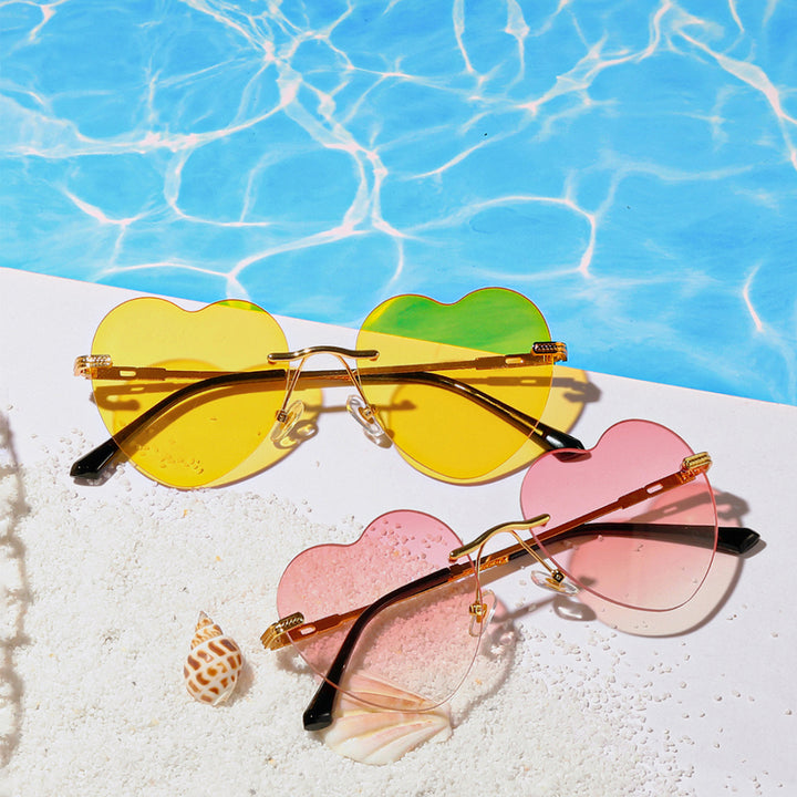 Ladies trendy heart sunglasses with mirrored lenses Bowlift