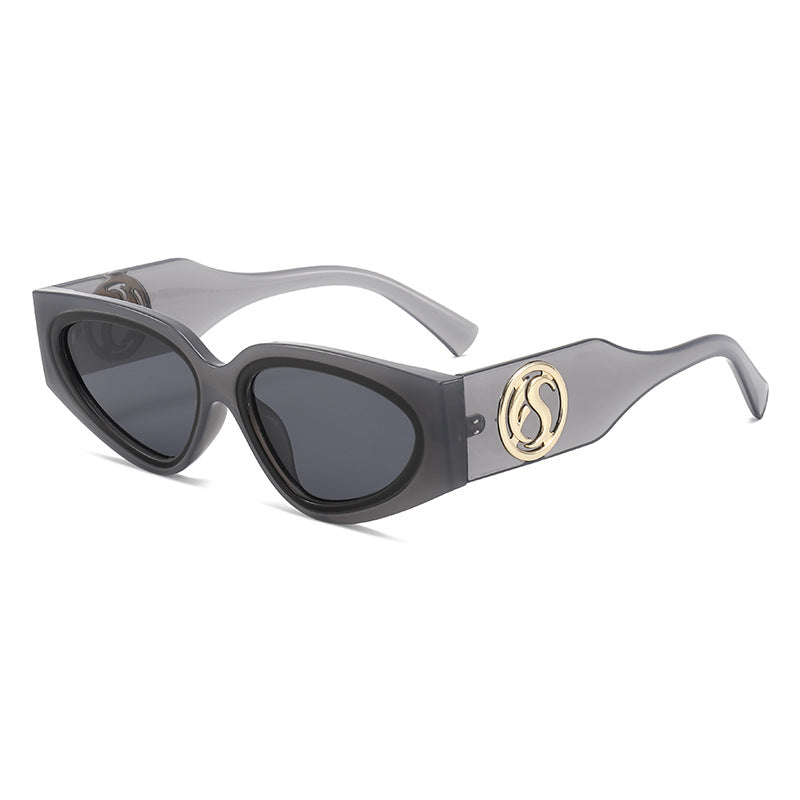 Women's Cat-Eye Sunglasses with Luxurious Frame and Glamorous Details Bowlift