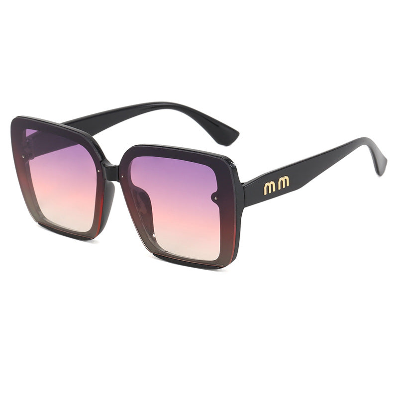 Women fashionable square sunglasses with comfortable design Bowlift