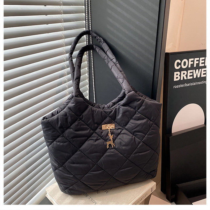 Stylish quilted tote bag Bowlift