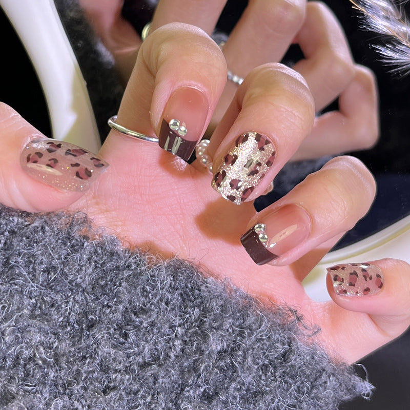 Luxury Press-On Nail Set with Glitter Accent Bowlift