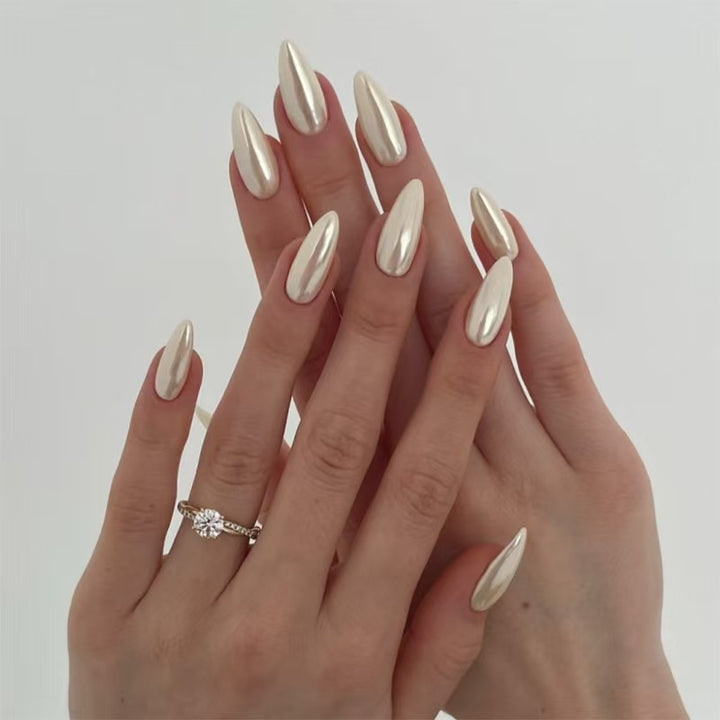 Artificial nails with modern night motif Bowlift