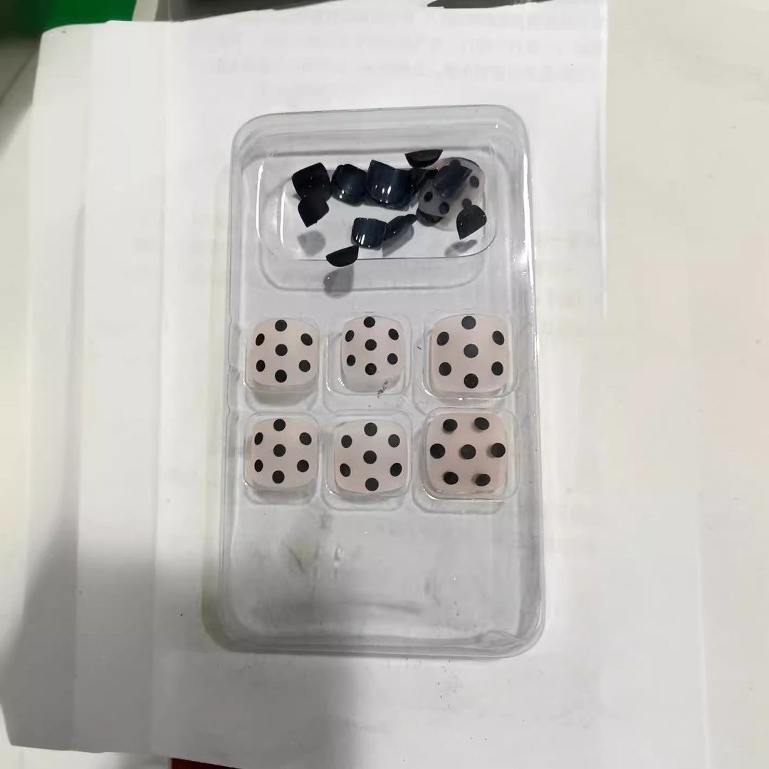 Artistic Polka Dot Press-On Nail Set Bowlift