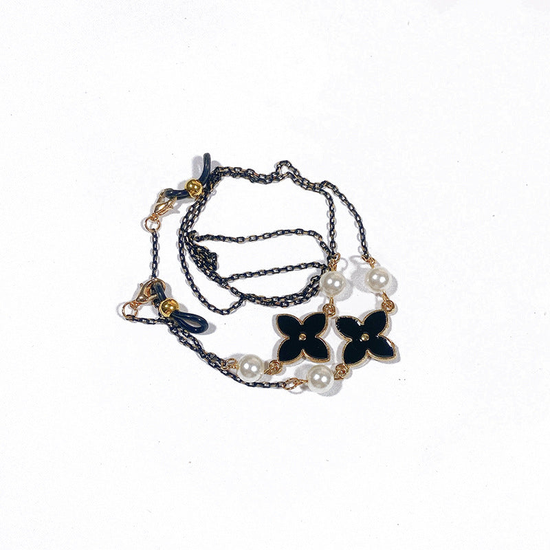 Elegant and Filigree Jewelry Band Bowlift