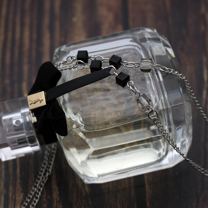Fashionable glasses holder chain with elegant details Bowlift