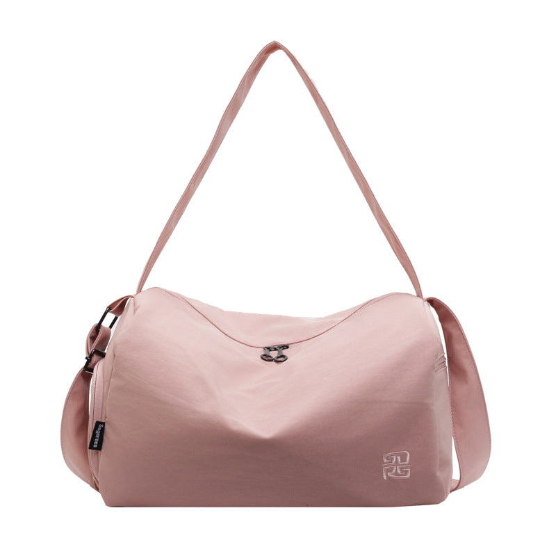 Sporty Carrying Bag with Ergonomic Design Bowlift