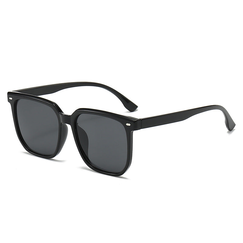 Fashionable Geometric Sunglasses