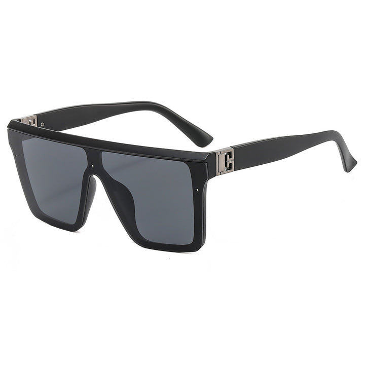 Women oversized sunglasses in trendy style with wide frame construction Bowlift