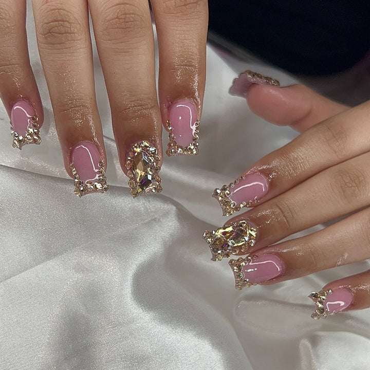 Glamorous Rhinestone-Embellished Press-On Nails Bowlift