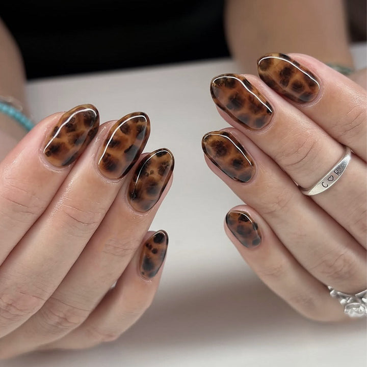 Artificial nail extensions in modern leopard pattern Bowlift