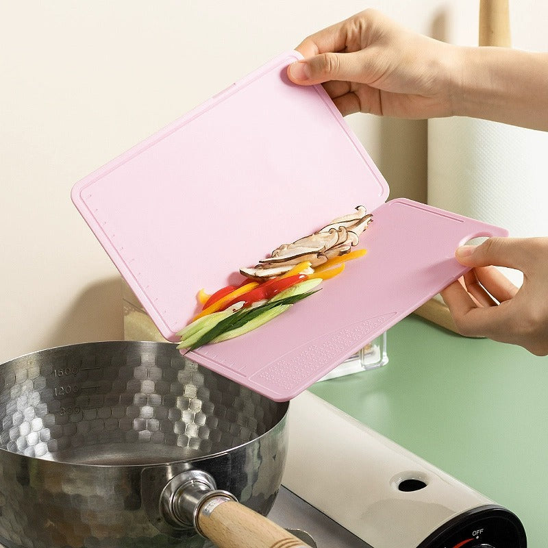 Flexible Silicone Fruit-Embossed Chopping Board Bowlift