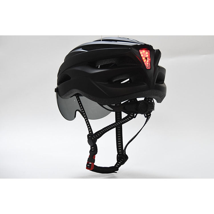 Sporty Cycling Helmet Bowlift