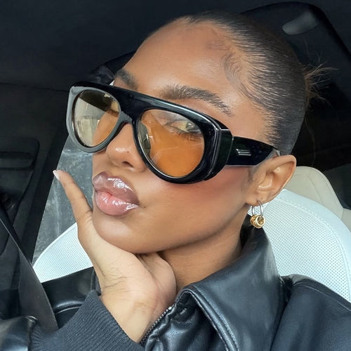 Ladies extravagant sunglasses in striking design Bowlift