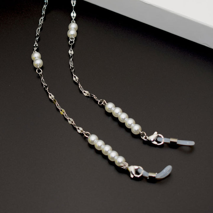Decorative Pearl-Linked Eyewear Chain Bowlift