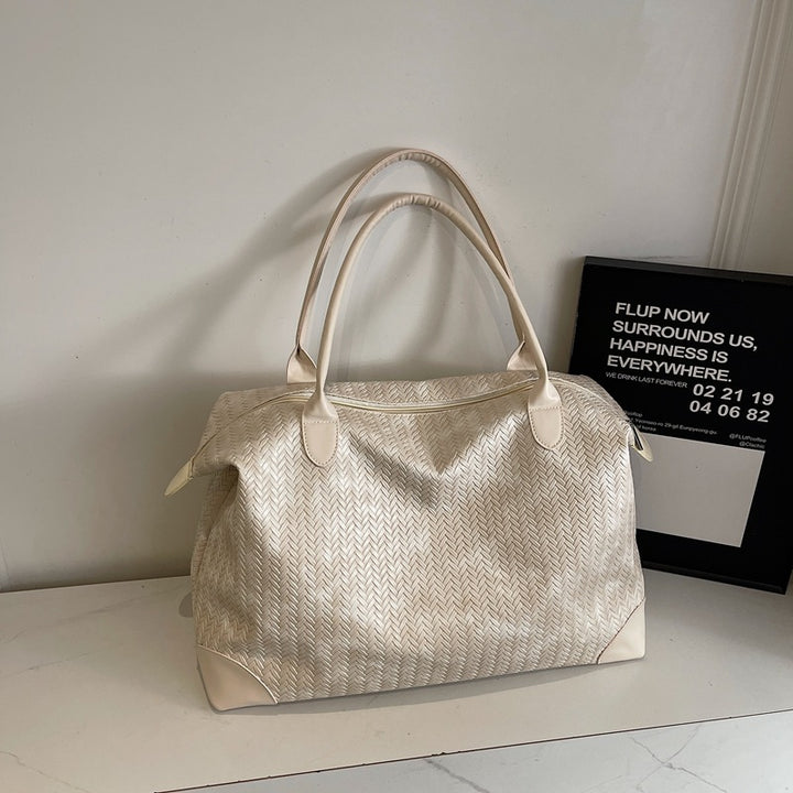 Luxurious Travel Bag In Modern Zigzag Pattern Bowlift