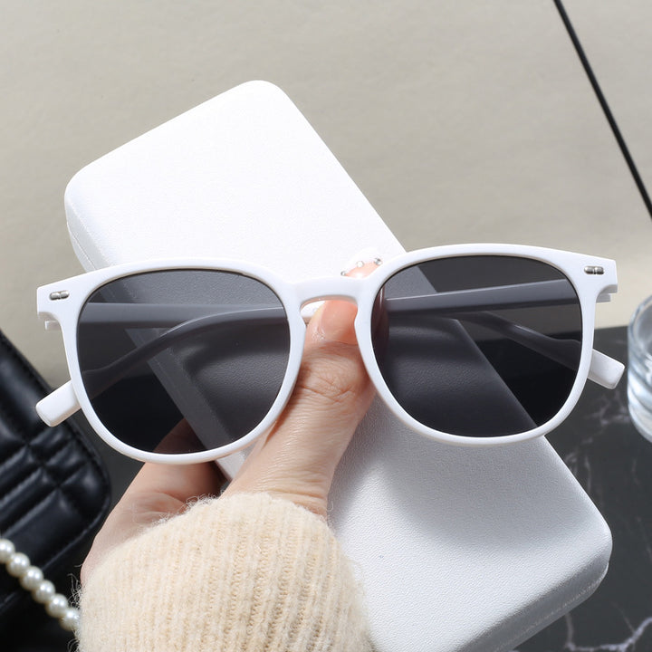 Ladies fashionable sunglasses with transparent frame and elegant design Bowlift