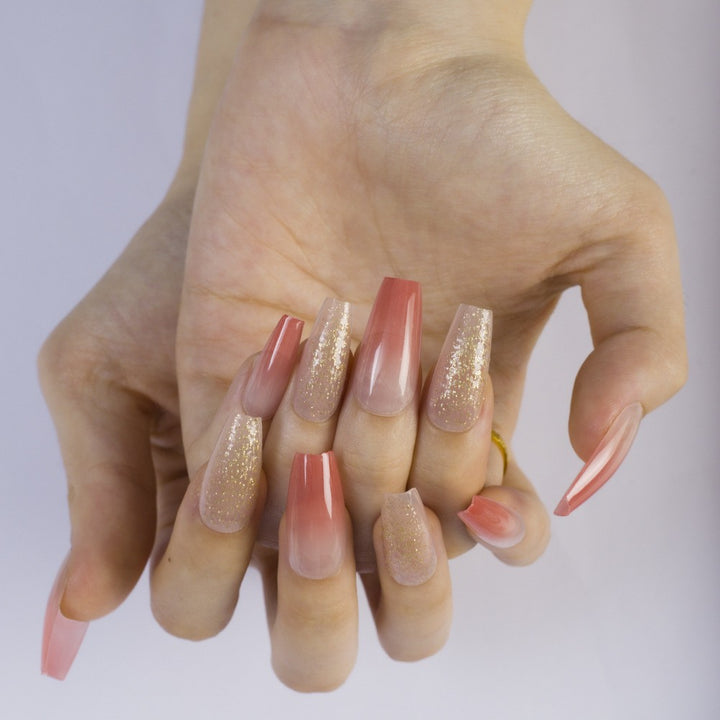 High-gloss artificial nails with rose effect Bowlift