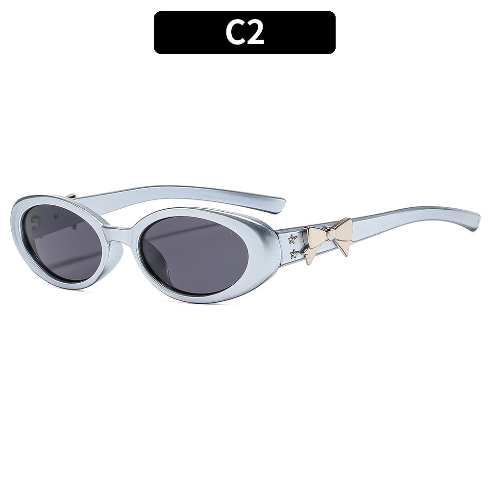 Vintage-Inspired Oval Frame Sunglasses