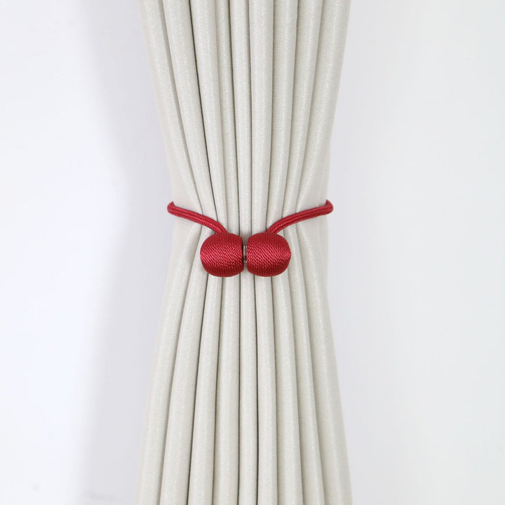 Decorative curtain tieback Bowlift