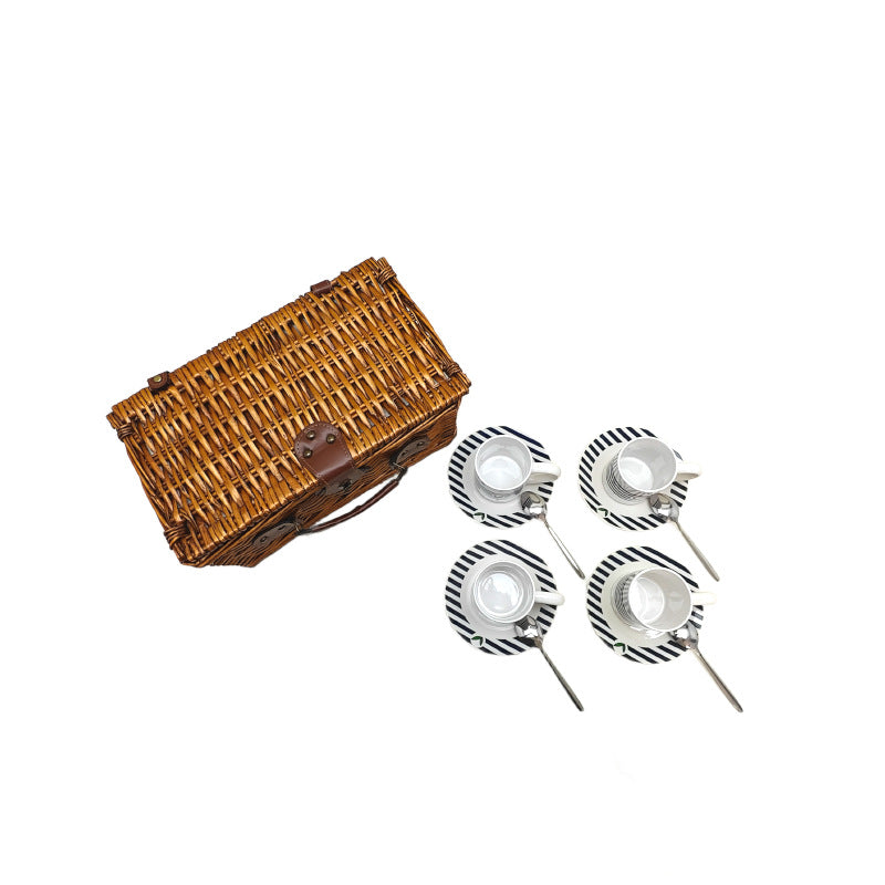 Women's picnic basket with integrated dish set and stylish details Bowlift