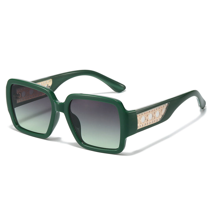 Wide-Brim Retro-Inspired Sunglasses Bowlift