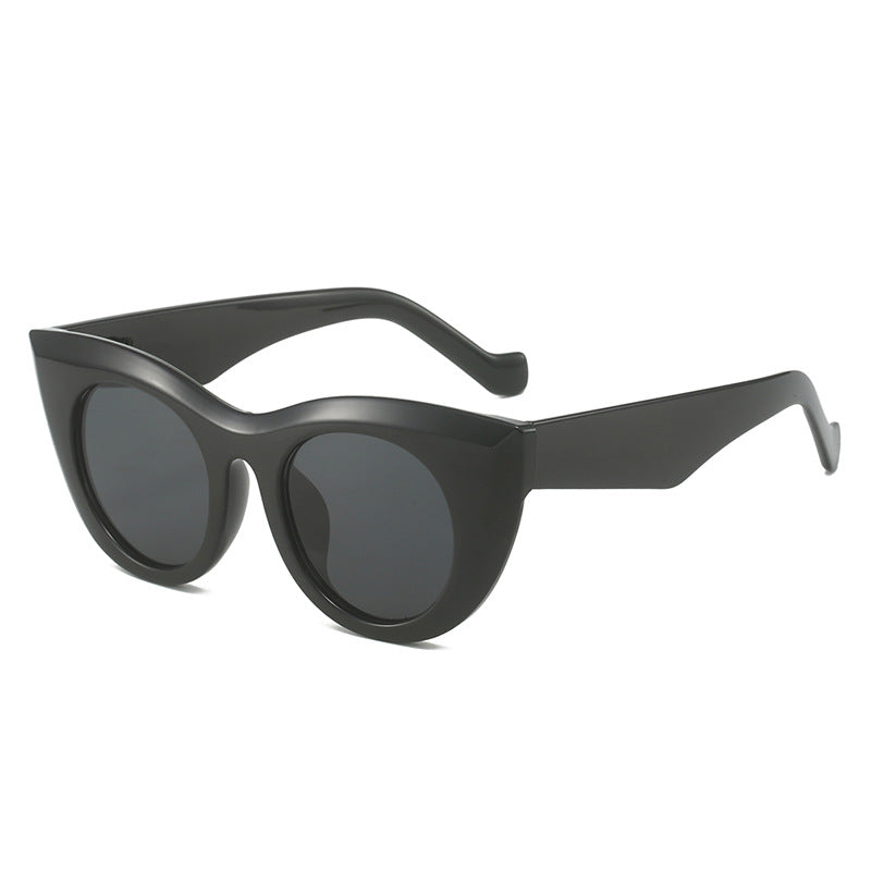 Ladies Cat-Eye Sunglasses with Wide Frame and UV Protection Bowlift