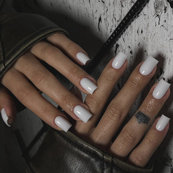 High-quality artificial nails Bowlift