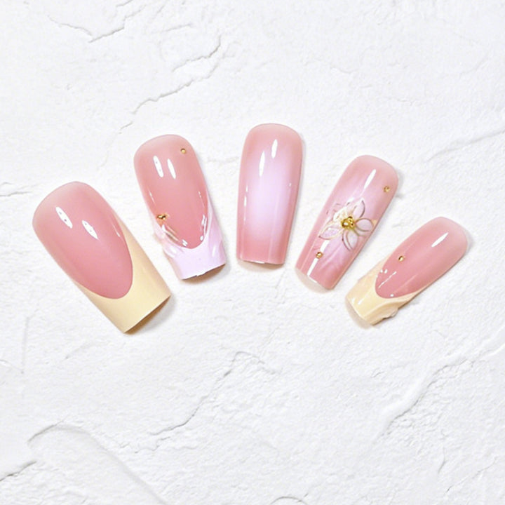 Elegant Floral Accent Press-On Nails Bowlift