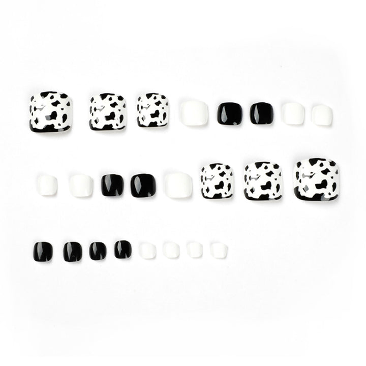 Artful toenail extensions with modern animal pattern Bowlift