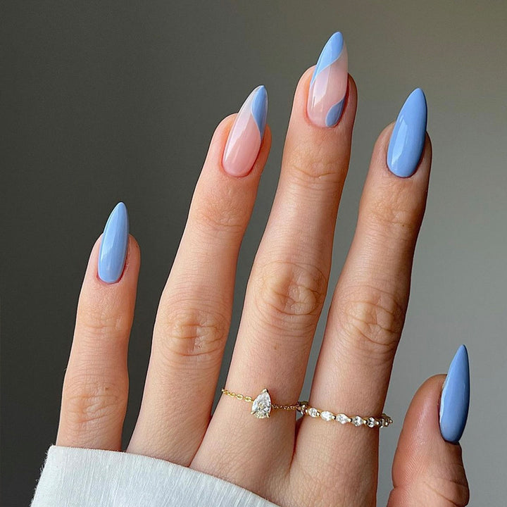 Glamorous Glittery Stiletto Press-On Nails Bowlift