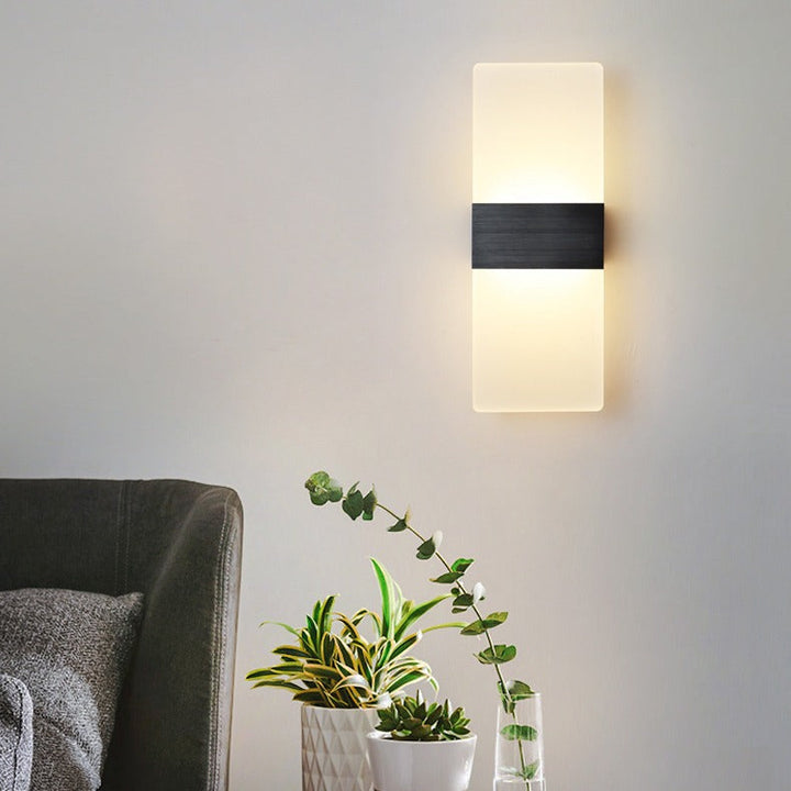 BowLift | CenturyGlow – Mid-Century Wall Lamp for Timeless Style