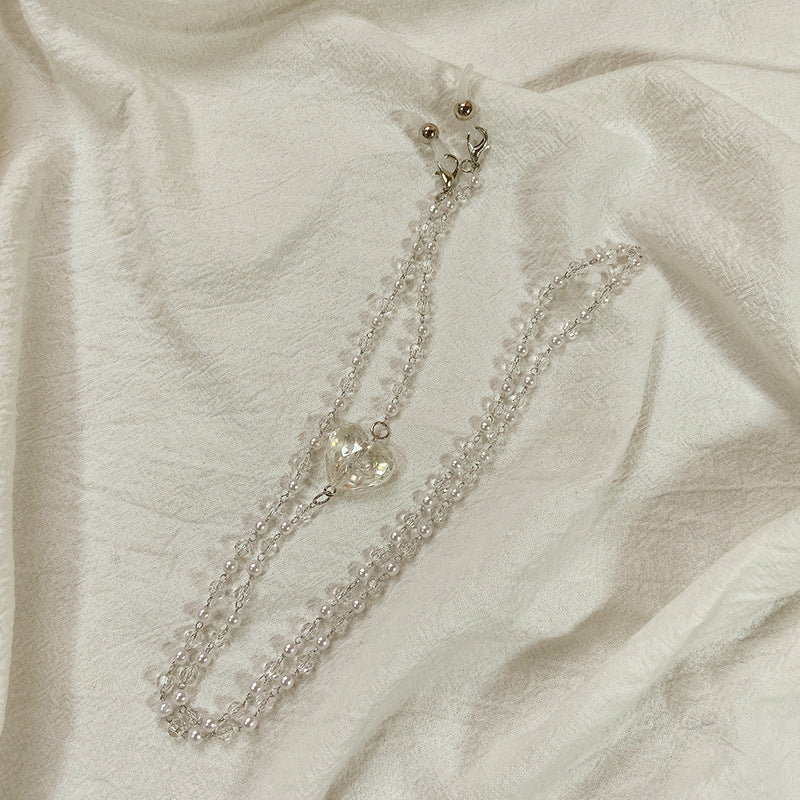 Elegant jewelry necklace with heart-shaped pendants Bowlift
