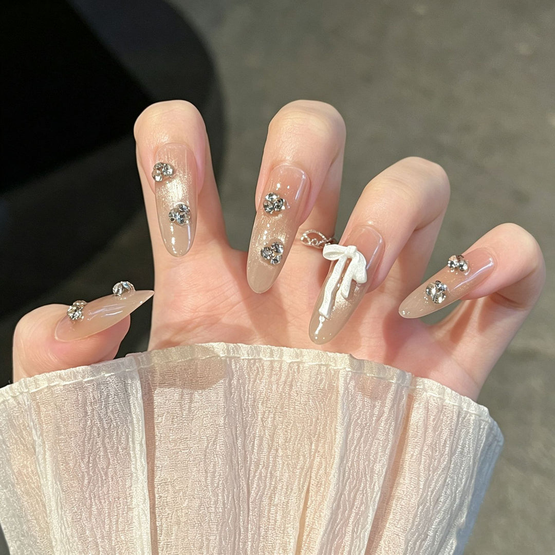 Decorative Rhinestone-Crafted Press-On Nail Extensions Bowlift