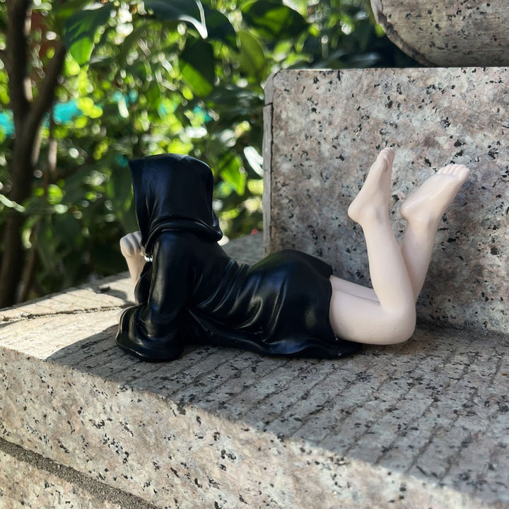 Creepy decorative figure Bowlift