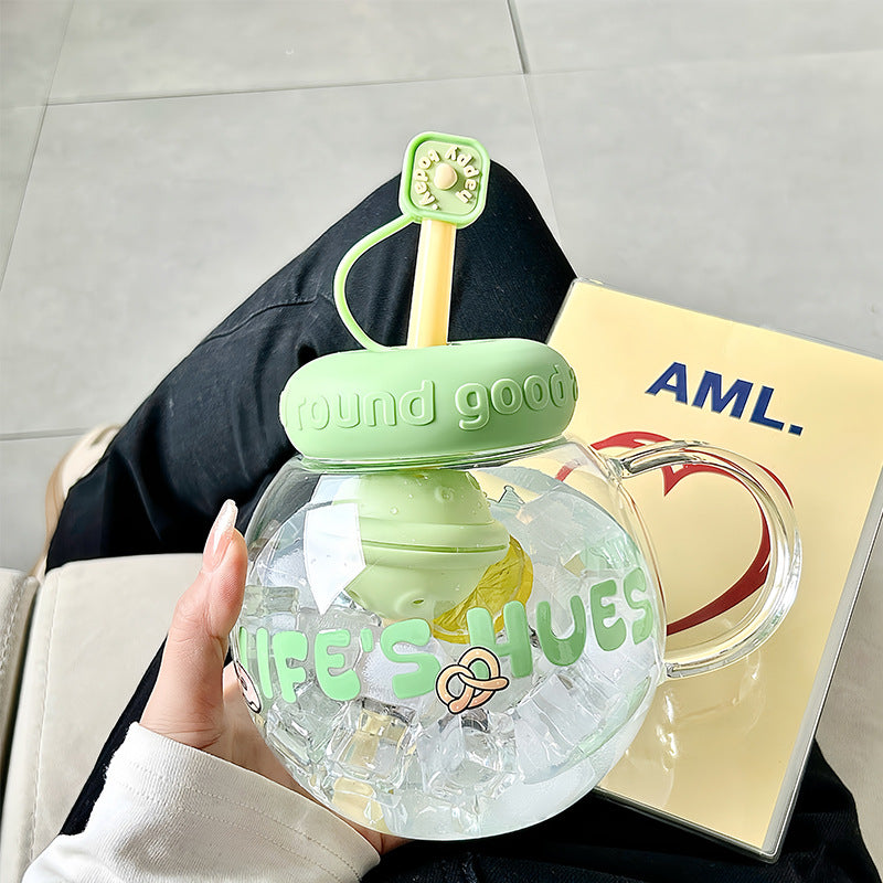 Ladies drinking container with innovative fruit insert Bowlift