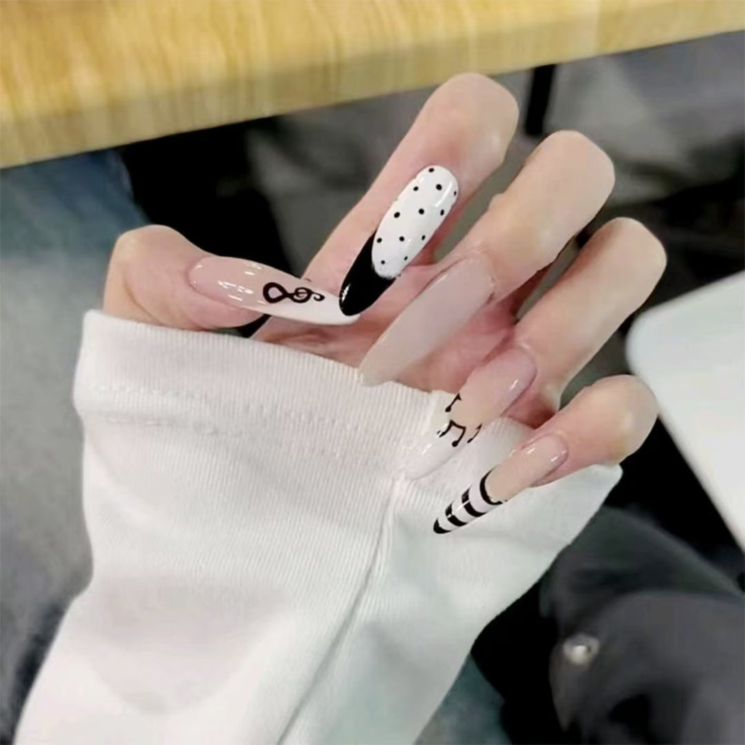 Musical Notes Themed Press-On Nail Art Set Bowlift